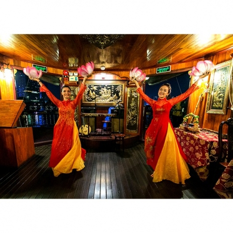 [HCM] Du Ngoạn và Ăn tối lãng mạn trên Du Thuyền Indochina Junk 5* tham quan Sông Sài Gòn