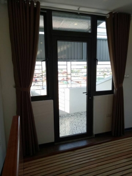 CHO THUÊ CĂN HỘ CHUNG CƯ 1 P.NGỦ,1 P. KHÁCH ĐẦY ĐỦ TIỆN NGHI - TẠI SỐ 18 ĐÊ LA THÀNH NHỎ