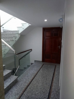CHO THUÊ CĂN HỘ CHUNG CƯ 1 P.NGỦ,1 P. KHÁCH ĐẦY ĐỦ TIỆN NGHI - TẠI SỐ 18 ĐÊ LA THÀNH NHỎ