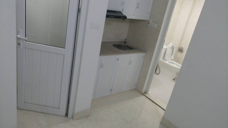 CHO THUÊ PHÒNG KHÉP KÍN ĐỦ TIỆN NGHI DT30M2 PHƯỜNG NHÂN CHÍNH GẦN NGÃ TƯ SỞ,ROYAL CITY