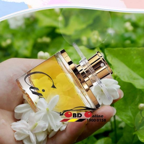 nước hoa khử mùi xe hơi