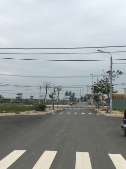 ĐẤT KHU 8B, ĐƯỜNG VÀO HỘI AN, RỘNG 33M,SỔ ĐỎ, CHỈ 5,3TR/M