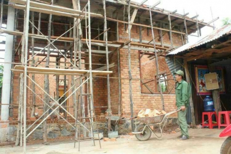 đội ngũ thợ hồ. chuyên nhận làm và sửa chữa nhà