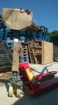 Xe nâng tay thấp giá 3tr5,xe nâng bàn, pallet nhựa rẻ nhất đà nẵng