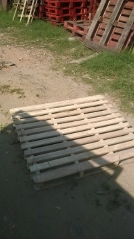 Xe nâng tay thấp giá 3tr5, pallet nhựa rẻ nhất đà nẵng