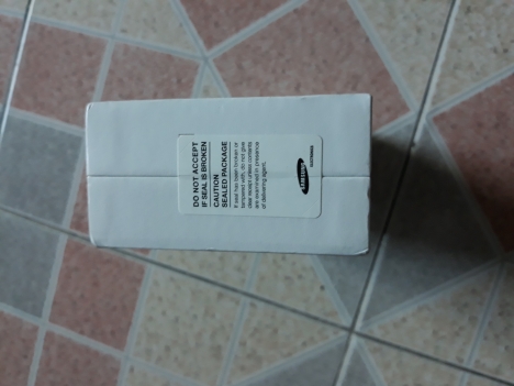 Samsung Galaxy A7 (2017) 32GB (chưa khui hộp)