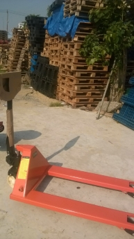 Bán pallet nhựa , xe nâng tay tại đà nẵng