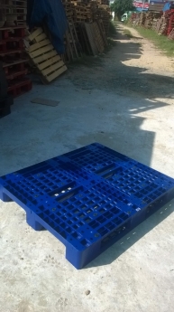 Bán pallet nhựa , xe nâng tay tại đà nẵng
