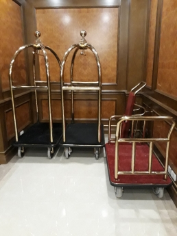 Các loại xe đẩy phục vụ đồ ăn cho nhà hàng, khách sạn chất lượng cao