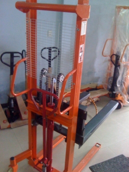 Xe nâng tay cao,tay thấp,nâng phị tại đà nẵng