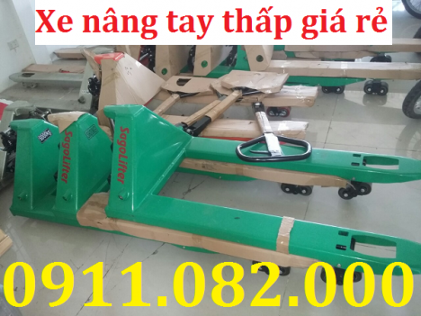Xe nâng tay thấp giá sỉ- xe nâng tay 3 tấn giá rẻ đồng nai