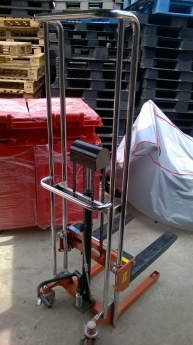 Xe nâng tay ,pallet gỗ ,thùng phi nhựa tại đà nẵng ,quảng nam,huế ,quảng ngãi