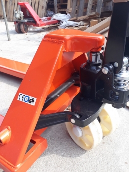Bán xe nâng tay phân phối giao hàng toàn miền trung