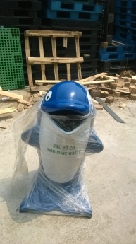 Chuyên bán pallet gỗ thông ,thùng rác công nghiệp tại đà nẵng