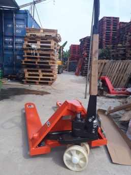 Bán xe nâng tay phân phối giao hàng toàn miền trung