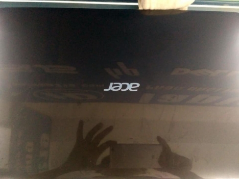 bán máy acer aspire E1-571 i3 3110m