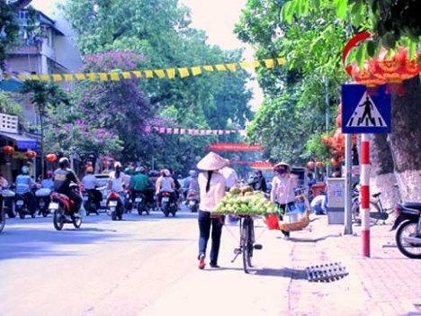 Bán nhà mặt Phố Huế 86m2 mặt tiền 4.2m giá 400 triệu/m2
