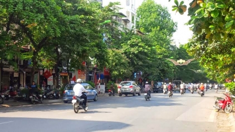 Bán nhà mặt Phố Huế 86m2 mặt tiền 4.2m giá 400 triệu/m2