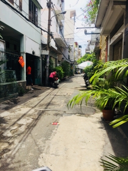 BÁN GẤP nhà CỰC ĐẸP, Rộng Rãi, có chỗ xe hơi - đường Đoàn Thị Điểm, Phú Nhuận.