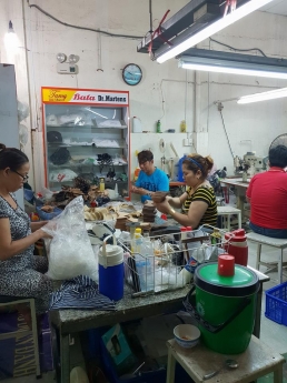 xưởng chuyên giày dép sỉ lẽ