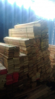 Thanh lý xe nâng tay thấp ,pallet gỗ su gỗ thông tại miền trung