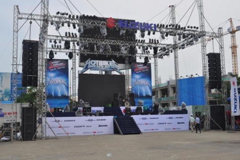Cho thuê sân khấu chuyên nghiệp phục vụ sự kiện