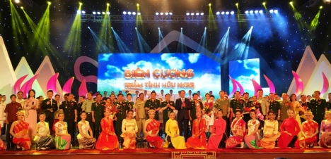 Cho thuê sân khấu chuyên nghiệp phục vụ sự kiện