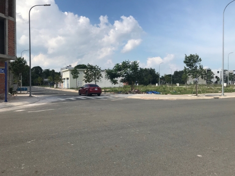 Bán lô đất dự án Phố Đông Residence, Quận 9, diện tích 82m2, sổ riêng, giá 25.5tr/m2, XDTD, sổ đỏ
