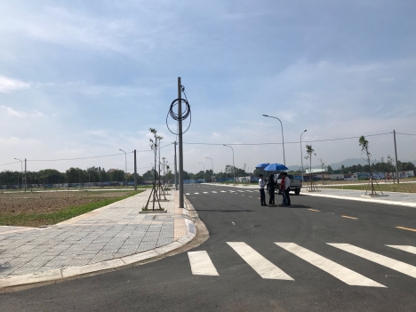lô đất cạnh  chợ Long Trường chỉ 36,5tr/m2, dt:56m2, sổ đỏ, Lh: 0902 365 148
