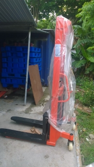 xe nâng tay tại ĐÀ NẴNG gọi 0901166292
