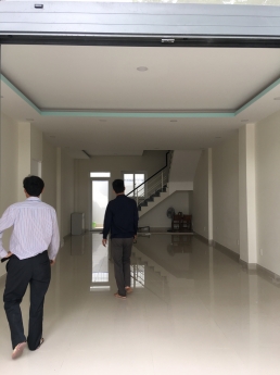 HOT! Cho thuê tầng trệt căn shophouse giá cực sốc 8tr/m2 LH 0905.26.83.82