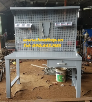Bàn thao tác cơ khí