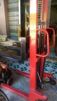 Xe nâng tay cao nhập khẩu – chất lượng – giá rẻ gọi 0901166292