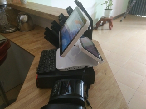 Máy tính tiền cảm ứng 3 màn hình dùng cho quán trà sữa tại Cần Thơ, Vĩnh Long