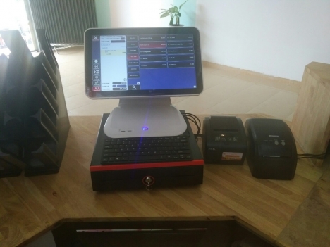 Máy tính tiền cảm ứng 3 màn hình dùng cho quán trà sữa tại Cần Thơ, Vĩnh Long