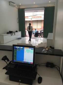 Máy tính tiền cảm ứng dùng cho shop mỹ phẩm tại Cần Thơ, Vĩnh Long