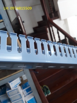 Máng nhựa lắp tủ điện màu xanh, màu ghi