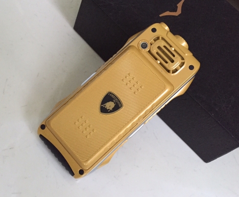 Lamborghini B69 Loa To Sóng Khỏe Pin 10 Ngày Mới 100%