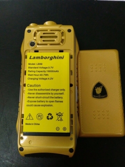 Lamborghini B69 Loa To Sóng Khỏe Pin 10 Ngày Mới 100%