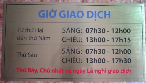 Thẻ tên đeo áo, thẻ tên nhân viên, name tag đeo áo, đặt logo cài áo, pin cài áo