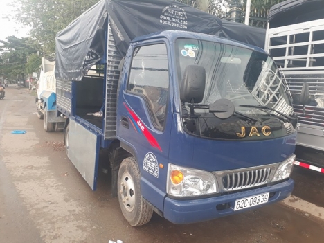 Xe tải nhẹ JAC 2.4 tấn.