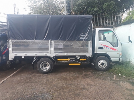 Xe tải nhẹ JAC 2.4 tấn đời 2018.