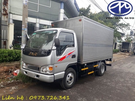 Xe tải nhẹ JAC 2t4 máy ISUZU.
