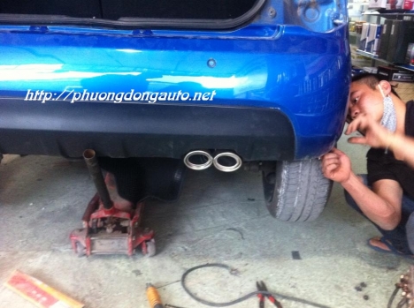 Độ chế giả bô cho xe ô tô