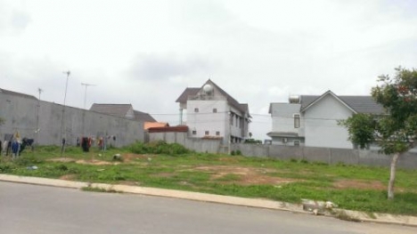 VỢ CHỒNG LY HÔN BÁN GẤP 24 P. TRỌ GIÁ RẺ, 300M2 ĐẤT NGAY KCN NHẬT- HÀN, DÂN CƯ SẦM UẤT, BÌNH DƯƠNG. 