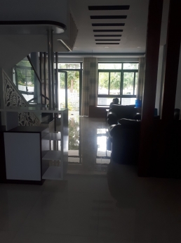 Cần cho thuê nguyên căn đối diện công viên trong khu đô thị vạn phúc DT 6X20