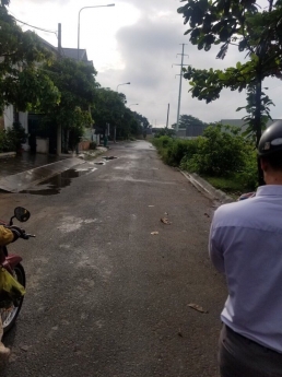 Cần bán gấp 2 lô đất ở đường Lê Thị Riêng, quận 12, gần UBND quận 12