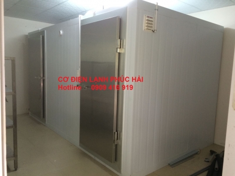 Chuyên sản xuất và phân phối cửa kho lạnh
