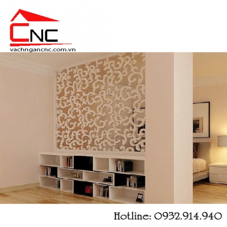 Dùng vách ngăn cnc đẹp ngăn giữa phòng khách và cầu thang