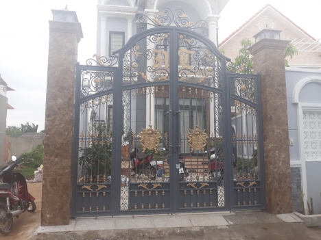 Mẫu cổng sắt mỹ nghệ đẹp